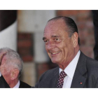 El expresidente Jacques Chirac, saliendo de su casa, en marzo del 2011.