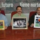 Eleuterio González, Fernando Viñuela y Francisco José Escanciano con las fotos