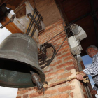 Imagen de archivo del tradicional encuentro de campaneros que se celebra en Villavante. JESÚS F. SALVADORES