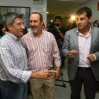 Aníbal Merayo, en el centro, flanqueado ayer por Francisco Fernández e Ibán García.