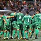 Los jugadores de la UE Cornellà celebran su pase a la tercera ronda de la Copa del Rey.