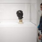 ‘El picador con la nariz rota’, de Picasso, junto a una obra similar de Auguste Rodin.