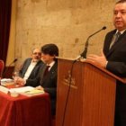 Ángel Santiago Ramos, Alberto Muñiz Alonso y Eduardo Aguirre escuchan la intervención de Segundo Mar