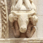 Toro de Seoane en la Puerta del Cordero.