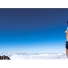La modelo Playboy Jaylene Cook desnuda sobre el monte Taranaki en la foto de la polémica.