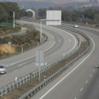 La propuesta de la Junta de Castilla y León amplía en más de dieciséis kilómetros la autovía con Ast