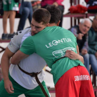 Adrián Rodríguez y Tomás González, durante su combate. DL