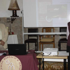 Joaquín Córdoba y Jesús García Recio, director del instituto, presentan la escuela de verano. CAMPOS