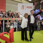 Díaz y Sánchez durante el acto de presentación del candidato a la presidencia. EMILIO NARANJO