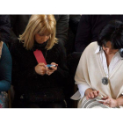 Teresa Gutiérrez, Eugenia Gancedo y Ángela Marqués, ayer en el mitin.