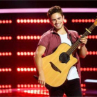 Oskar Proy durante su presentación en The Voice Australia.