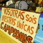 Pancarta de apoyo de la afición a las jugadoras del CB San José durante el último partido.