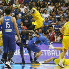 Pelea en el Filipinas - Australia de clasificación para el Mundial 2019 de baloncesto /