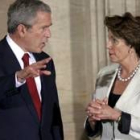 George Bush y Nancy Pelosi durante una audiencia esta semana