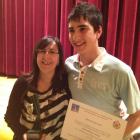 Pilar Asensio y Pablo Martínez Amigo, con el premio.