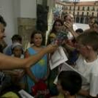 Covadonga Soto entregó diplomas a 90 niños inciados en las artes plásticas