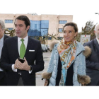 El director general de Telefónica Centro, Adrián García; el consejero de Fomento, Juan Carlos Suárez-Quiñones; la directora general de Telecomunicaciones, Victoria Seco, y el director técnico de la Fundación del Centro de Supercomputación, Antonio Ruiz-Fa