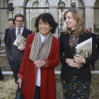 La presidenta de la Fundación Miguel Delibes, Elisa Delibes, y la consejera Alicia García