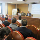 Fernández Briera y Fernando Fernnádez San Elías en una clase del máster de Ingeniería Ferroviaria.