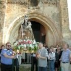 En la foto, una imagen de la virgen de la Peregrina, patrona de Sahagún, en la procesión de ayer