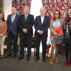 Menéndez, con los representantes de los partidos políticos. RAMIRO