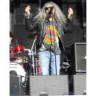 Yosi, cantante de Los Suaves, durante un concierto. DL