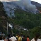 El incendio forestal de hace ahora un año llegó a amenazar las casas de Pombriego para desalojarlas