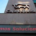 Fachada de la oficina de Caja España En Ordoño II.