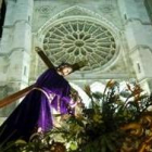 El Nazareno vuelve a las calles de León por la procesión de Hermandad