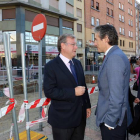 El ministro De la Serna visita con el alcalde de León las obras de la Calle Astorga.