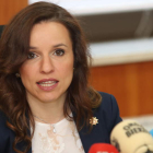 La jueza decana de Ponferrada, Silvia Martínez Cantón, ayer en la Biblioteca de los juzgados. LDM