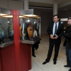 Pedro Pérez Castro y Luis Grau, ayer en la inauguración de la exposición