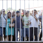 Empleados de Antibióticos, el pasado martes ante las instalaciones de la compañía.