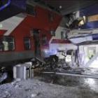 Un tren colisiona contra un hotel en Helsinki