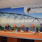 Representantes de las comunidades de regantes del Páramo reunidos ayer en Zotes. MEDINA