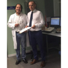 Fernández-Vázquez y González Juanatey, en el Hospital de León