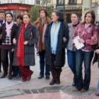 Las trabajadoras convocaron a la prensa en la plaza Mayor