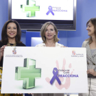 Raquel Martínez, Alicia García y la directora general de la Mujer, Esperanza Vázquez. NACHO GALLEGO