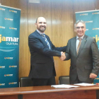 José Luis Andrés y Juan Carlos Fernández, tras firmar el convenio.