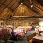 Las Pallozas cuentan con un ambiente cálido y acogedor donde disfrutar de una buena comida