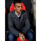 Rubén de la Barrera en su banquillo como técnico de la Cultural. MARCIANO PÉREZ
