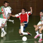 Maxi, a la derecha, cerró el marcador para los leoneses.