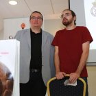 Rodrigo Ferrer, a la derecha, sigue dando a conocer la Historia de la Cultural.
