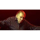 El músico Jerry Lee Lewis, una de las grandes estrellas de la música durante un concierto.
