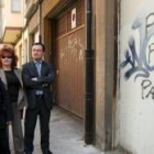 López, a la izquierda, junto a varios concejales del grupo del PP