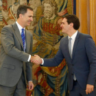 El monarca recibe a Albert Rivera en La Zarzuela.