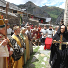 Representación de la entrega de la Cruz de Peñalba de Santiago. L. DE LA MATA