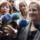 María Ángeles Ramón-Llin, concejal del PP en el Ayuntamiento de Valencia, a su llegada al juzgado para declarar.
