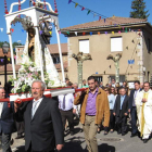 La procesión reunió a las autoridades y a los devotos.