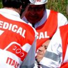 Los médicos trasladan a Rossi a un hospital.
